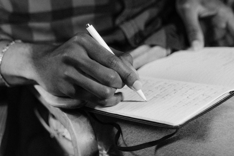 Mengenal Lebih Dalam Personal Insight Essays: Cara Menulis yang Menarik dan Efektif